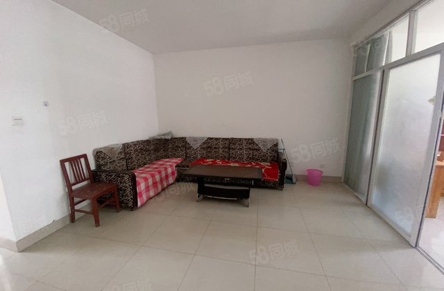 桐凤家园 五萬就可以办理入住 三室采光好 随时看房