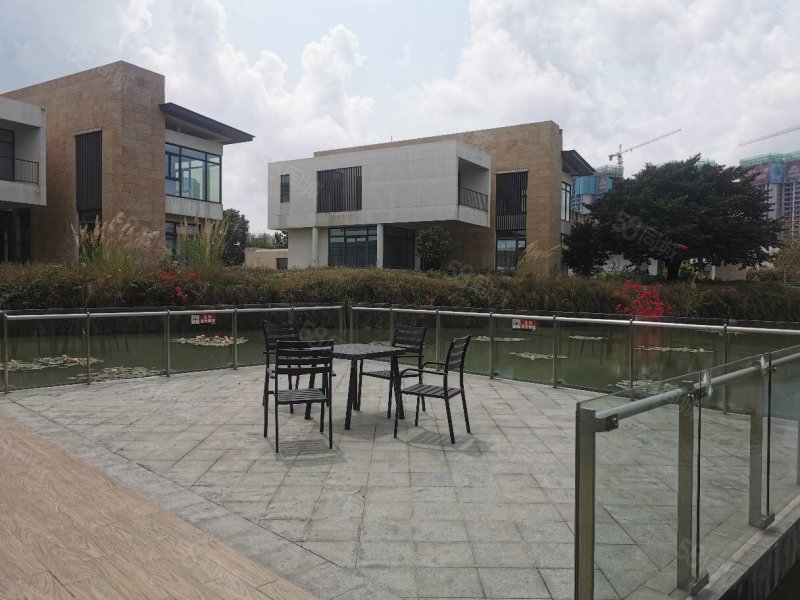 华发水郡联排别墅190平米豪装电梯全新未入住