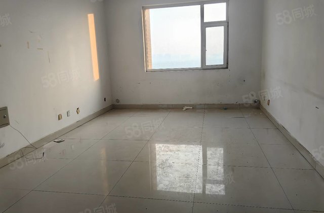 房东着急卖 万豪甄品 电梯房 三叶户型 免大税