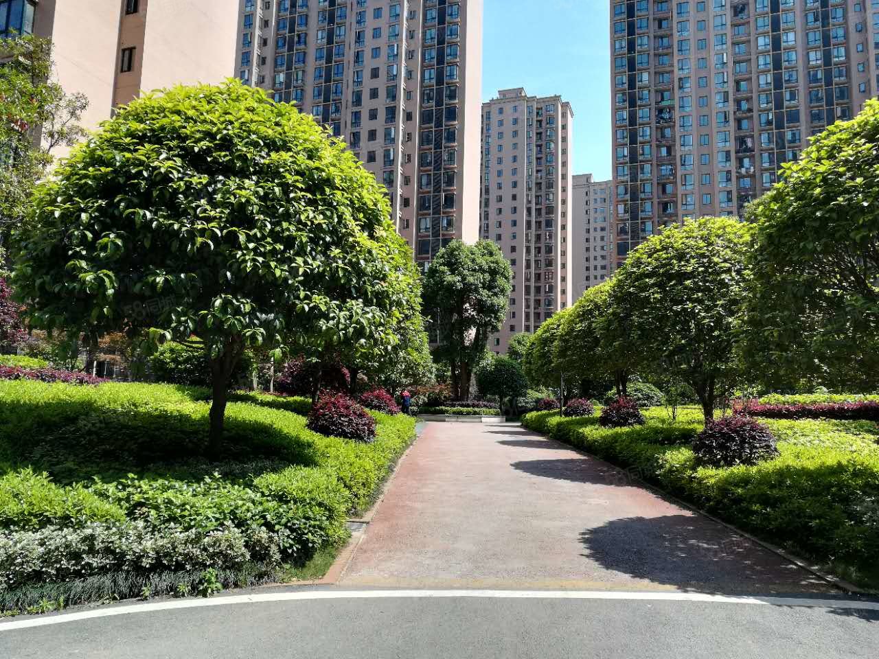 正地铁口 学校未用 自住装修带中央空调 丽发新城 磊鑫嘉苑