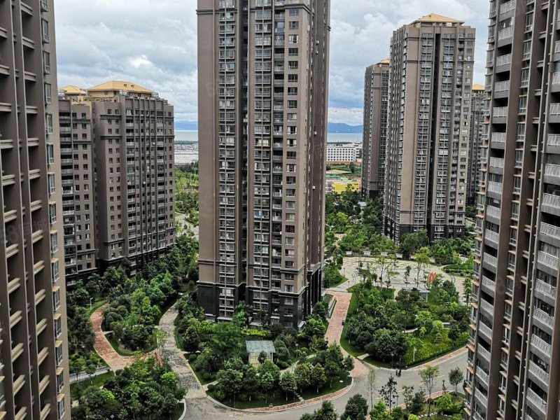 呈贡惠景园云大附中旁凤凰楼层91平107万随时看房