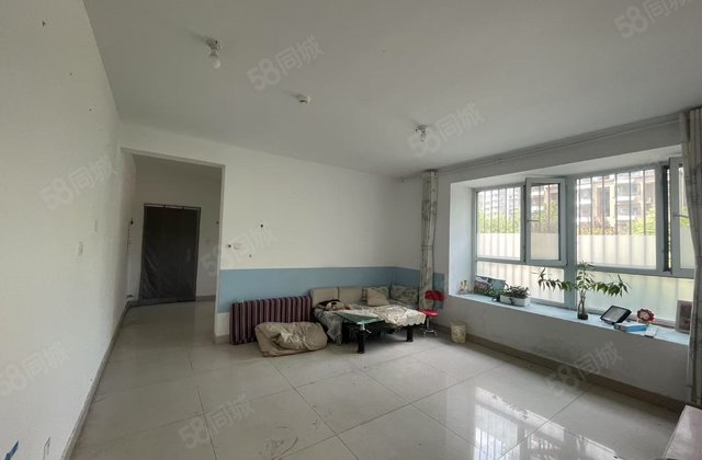 单价6千多 东边户 金柱大学城三室 免大税 全明户型 送储