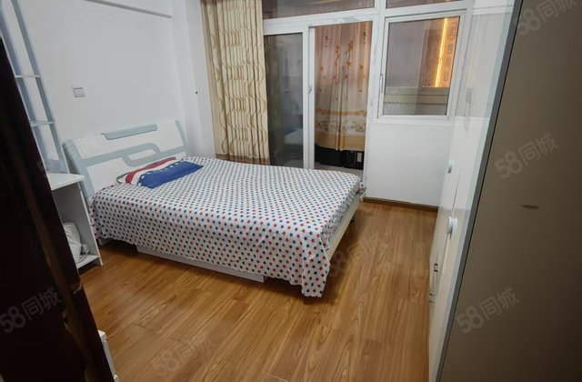 国税局小区3室2厅122㎡80万二手房图片