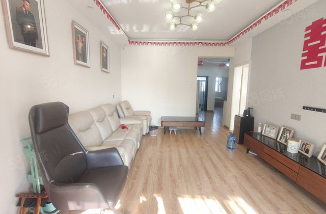 急售，二中附近，精装修，带车位，储藏室，免大税，好楼层