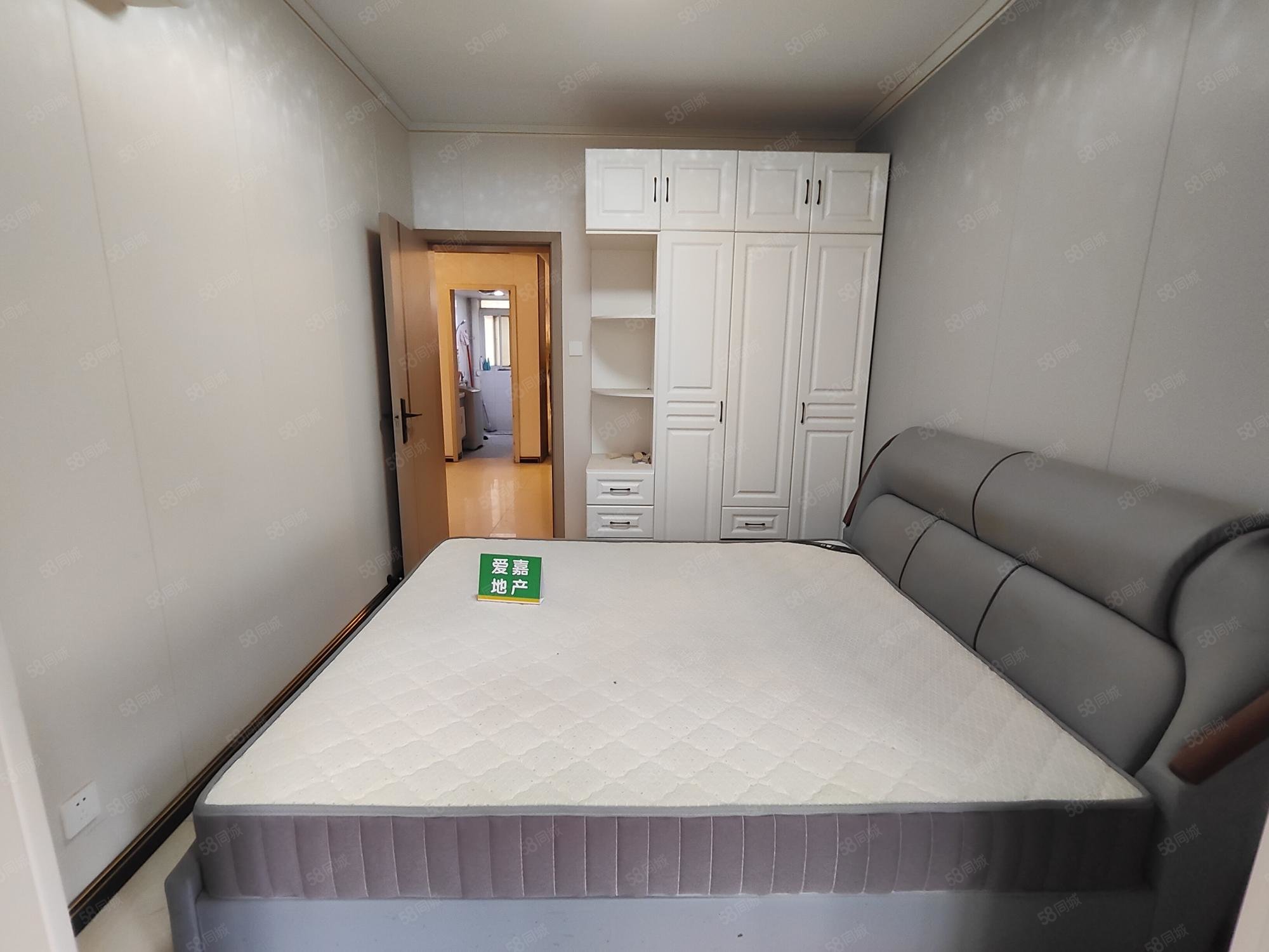 荣港花园2室2厅1卫89㎡南33.8万