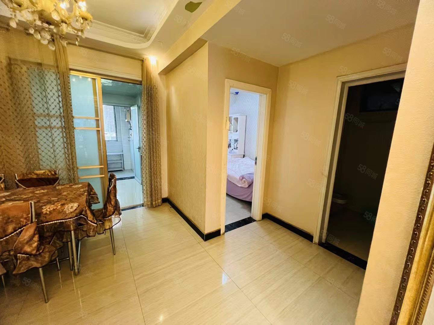 奥林清华3室2厅2卫125㎡南北63万