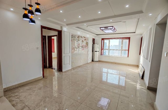 华建壹街区120平三室 总高18层 精装修带车位储藏室免大税