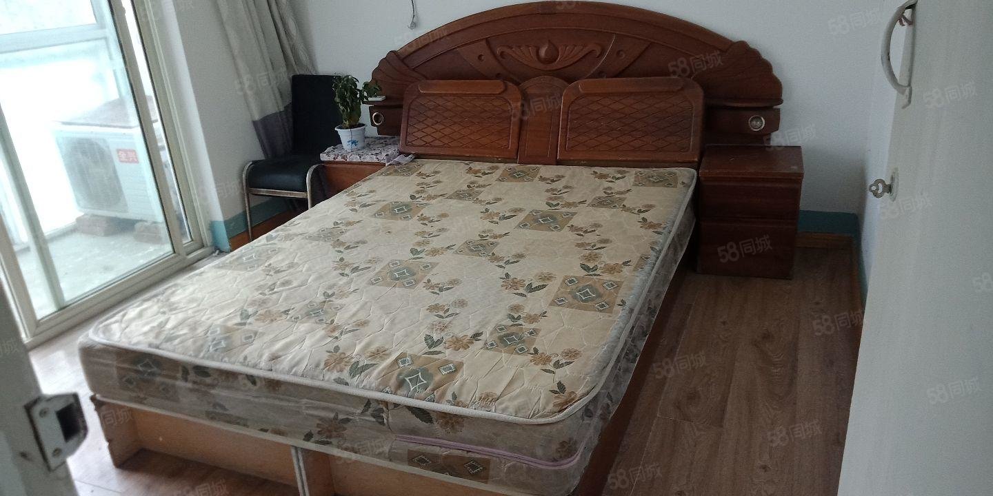 锦谯名苑3室2厅1卫106㎡南43万