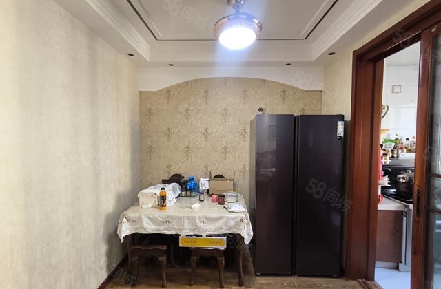 龙湾二期！ 三室朝阳！精装有车位储藏室