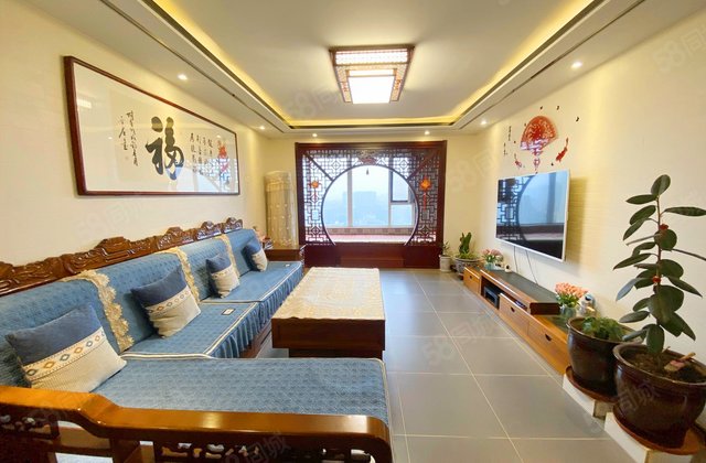 汇丰国际住宅小区3室2厅141.85㎡145万二手房图片