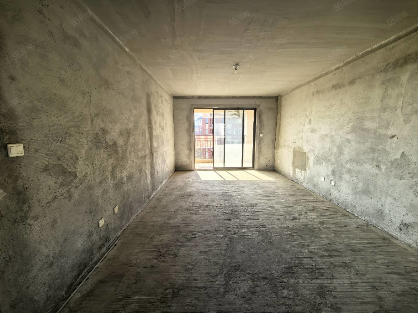 中铁诺德雍景台3室2厅2卫115㎡南北70万