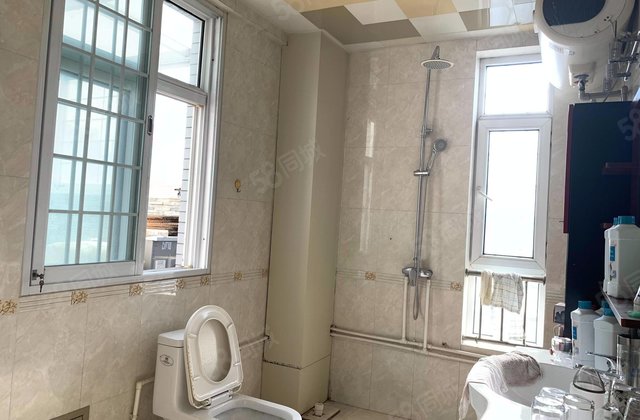 康桥水岸5室3厅286.43㎡149万二手房图片