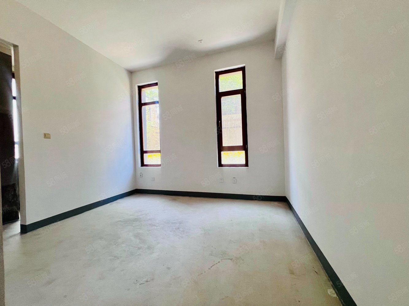 億城燕西華府(別墅)9室4廳8衛(wèi)596㎡南北2200萬