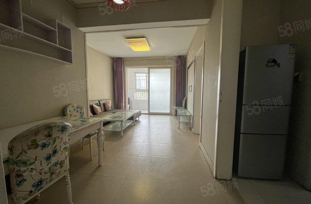 望湖花园，新出精装三室两厅一卫！诚心出售