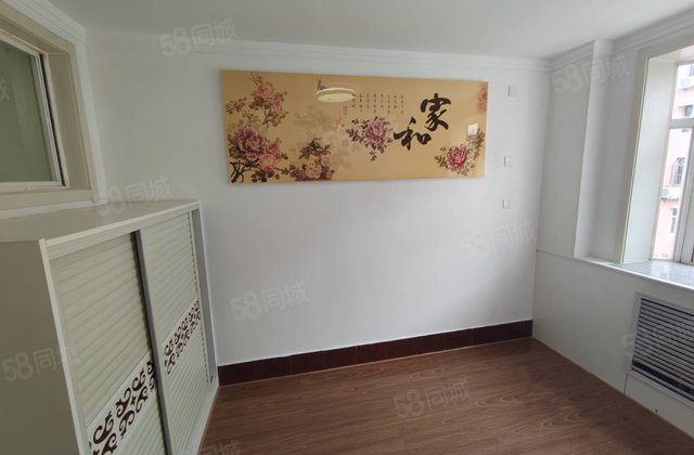诚售！龙山花园，二实验老文轩附近，南北通透，停车方便看房方便
