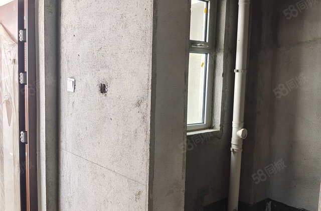 中景尚都3室2厅133.78㎡65万二手房图片