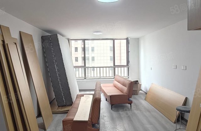 房东苑中学!莲湖湾精装两室两厅上下复试!可按揭!