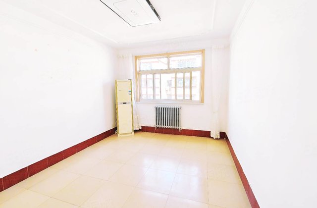 文轩中学本部，东边户，三室两厅，八中对过，建材家属院，送储