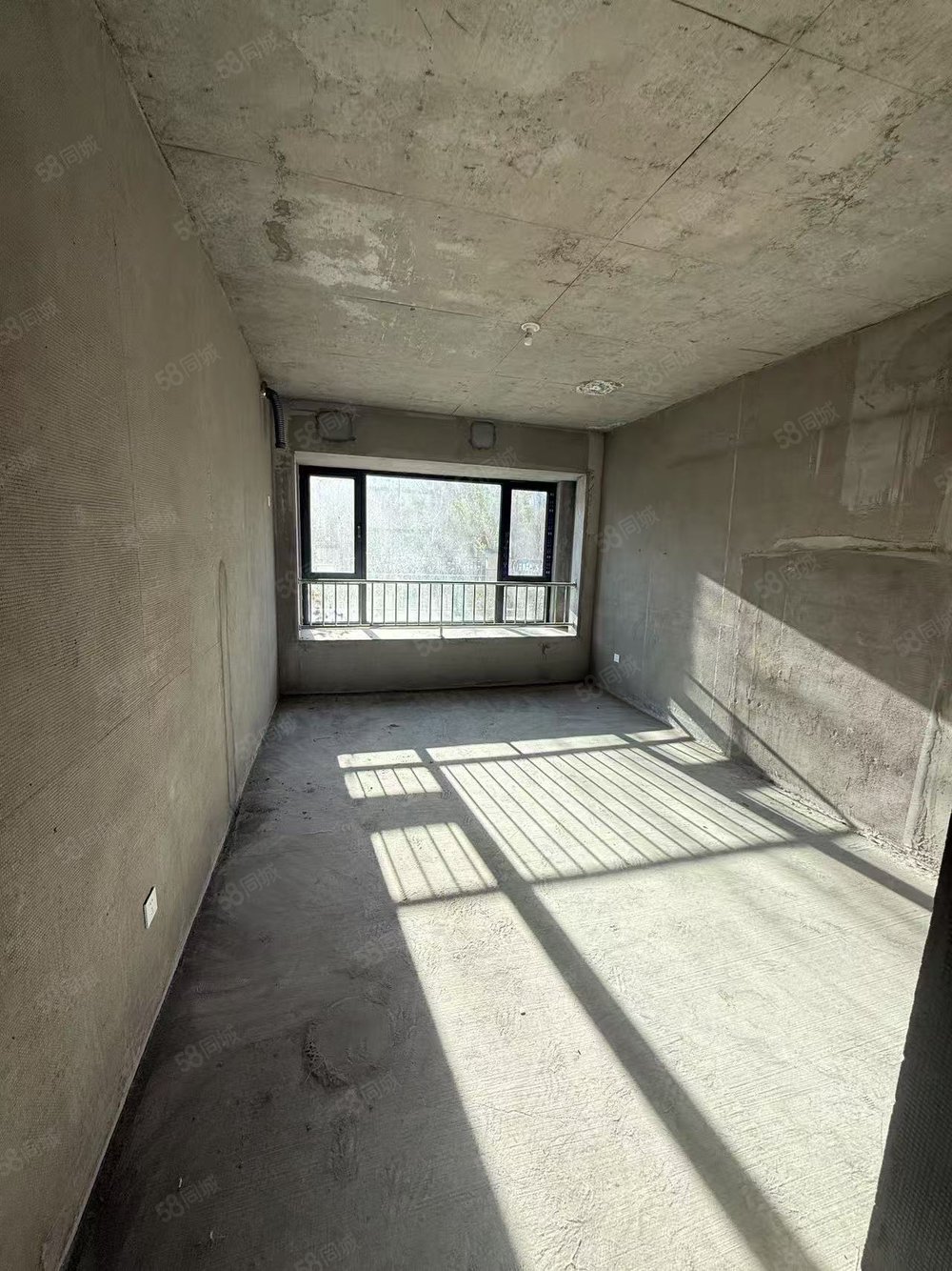 华韵锦园3室2厅2卫140㎡南北98万