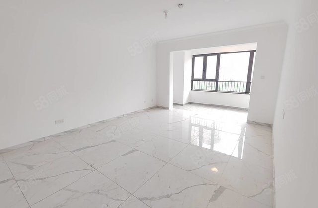 徒骇河东 国岳府 3室2厅2卫 前排 无遮挡 纯新房 方便看