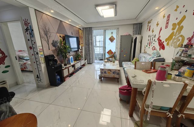 新上阿卡六期 双阳台 东户 精装三室 免大税 真实在售随时看