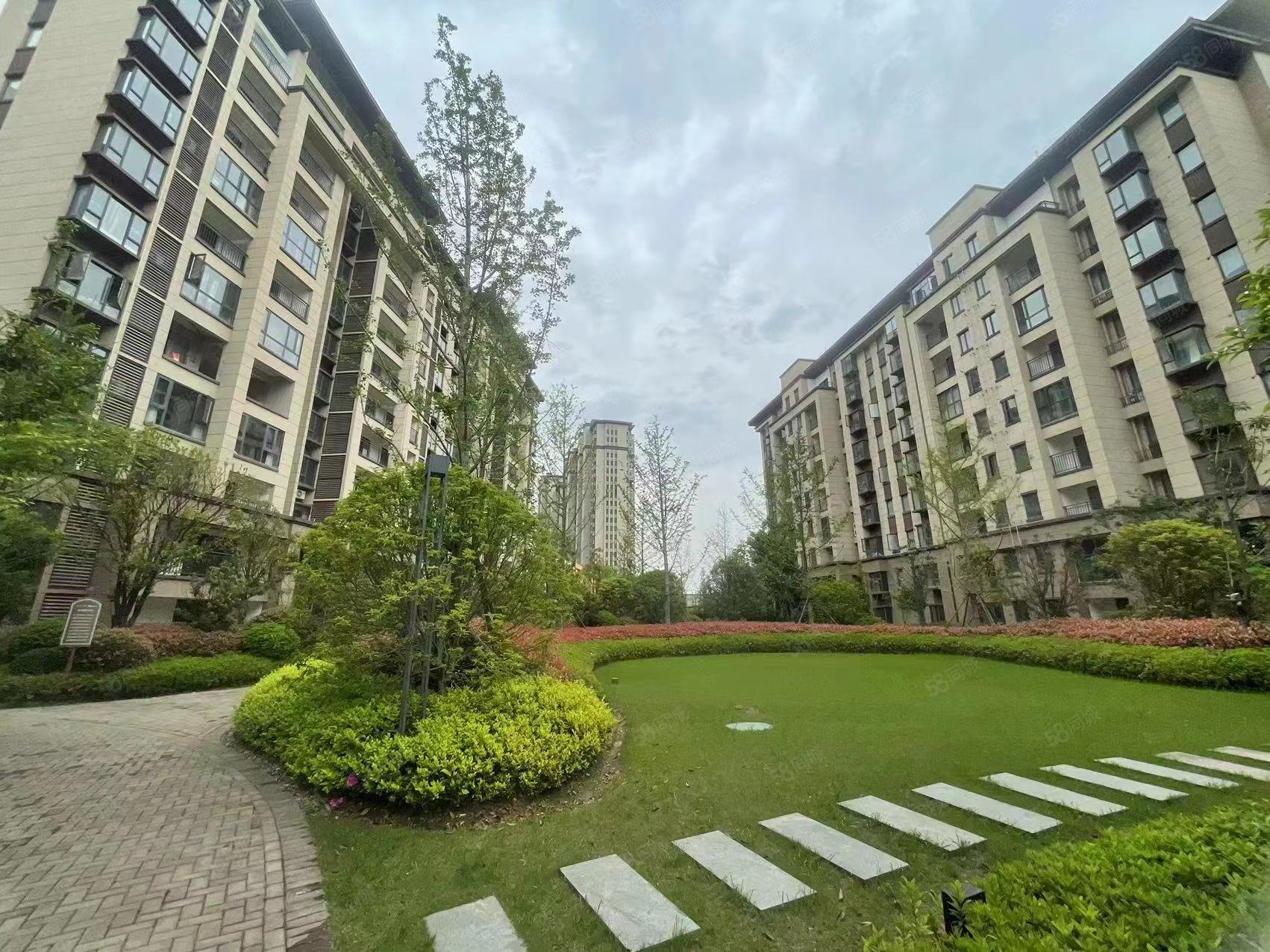 柴桑郡3室2厅2卫109㎡南43万