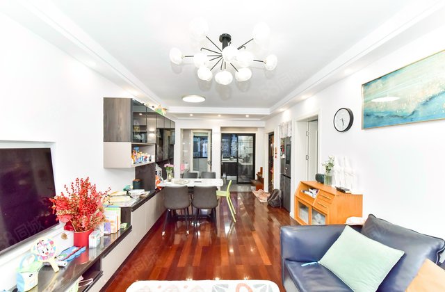 南潭子里小区6室2厅122.86㎡310万二手房图片