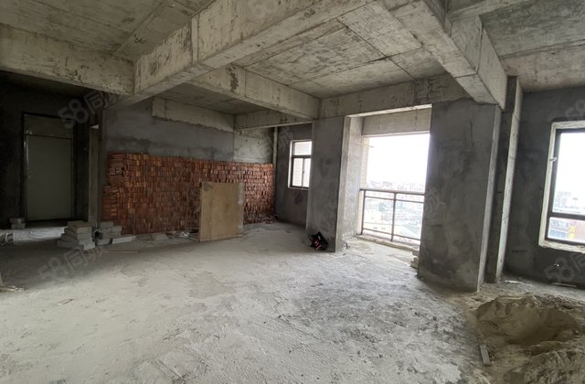 尚东一品北区4室2厅130㎡108万二手房图片