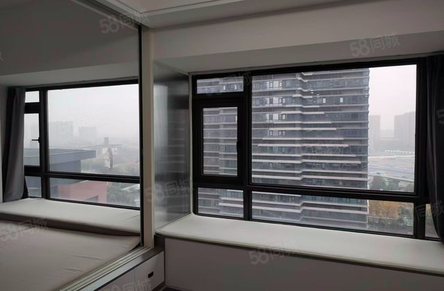 华侨城云岸1室1厅58.82㎡75万二手房图片