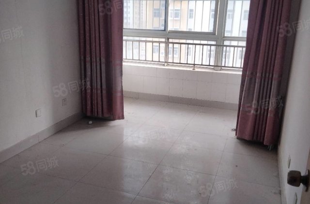 南湖新城，电梯房，东边户，南北通透，2室1厅，带车位储藏室。