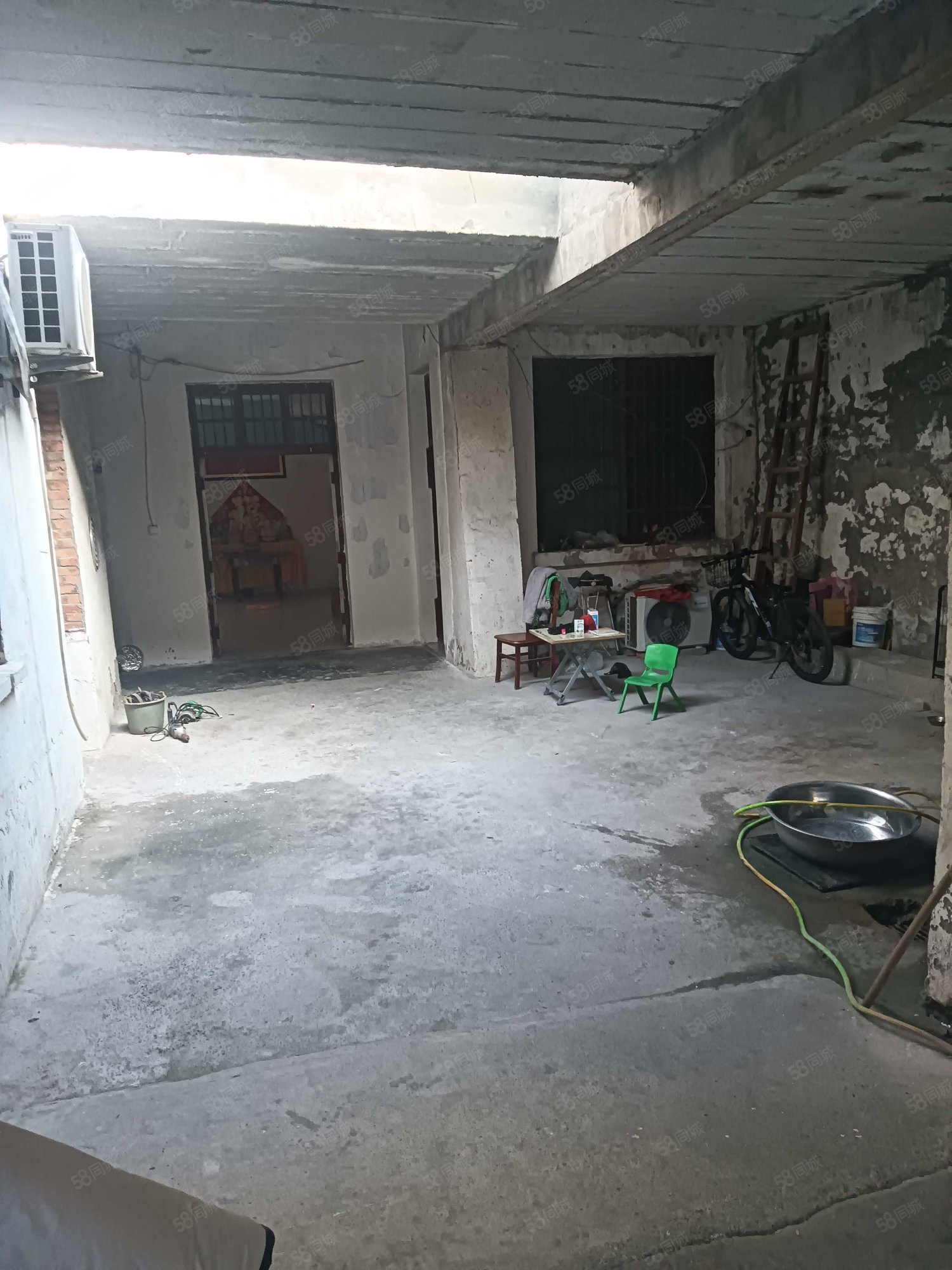 和谐佳苑4室2厅1卫280㎡南62万