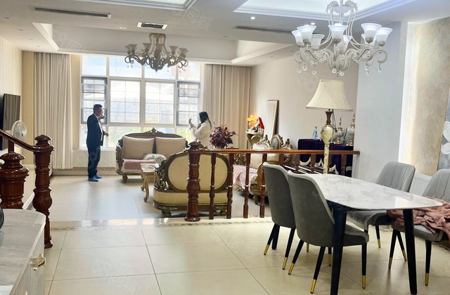 成都后花园1期5室2厅298.2㎡568万二手房图片