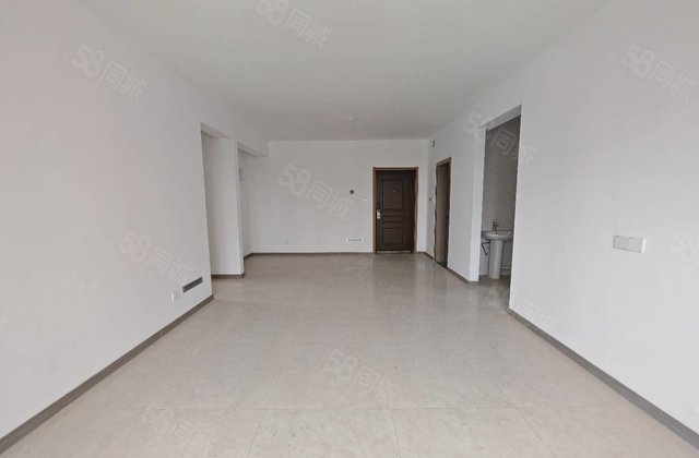 东边户，新一中外国语，培文旁民生凤凰城十二号院，一天没住过。