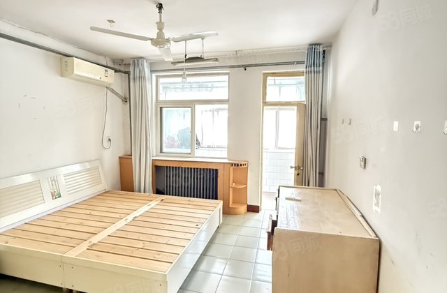 文轩 电业局四院 龙山花园师范家属院 一楼 三室两厅停车方便