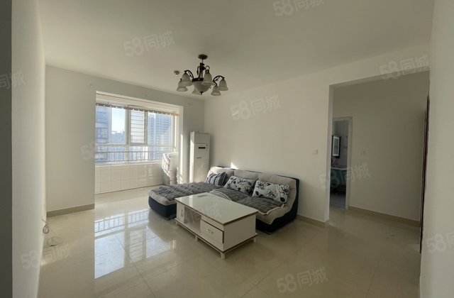 大学城三室，80万免大税送储藏室，全明户型