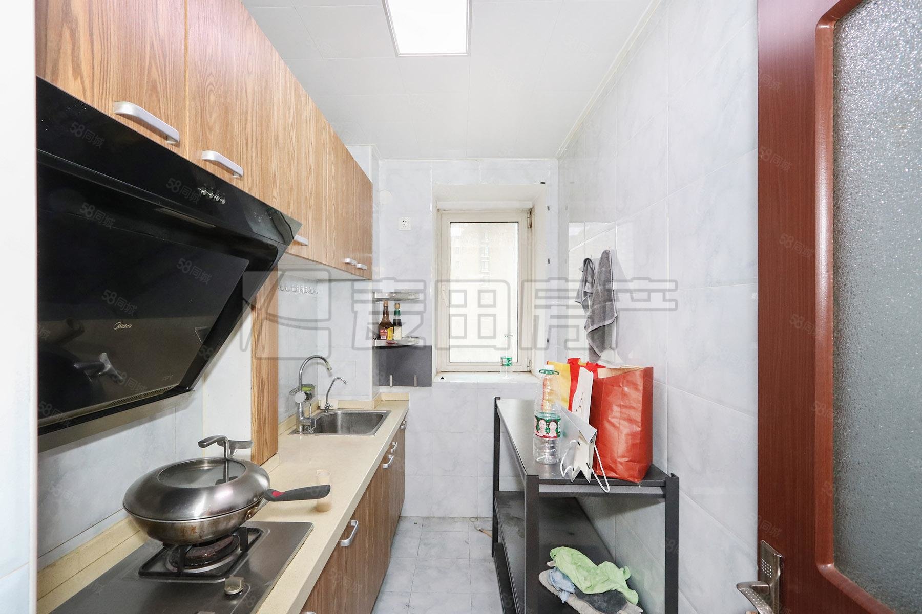 首城國際2室2廳1衛(wèi)82.7㎡東南645萬