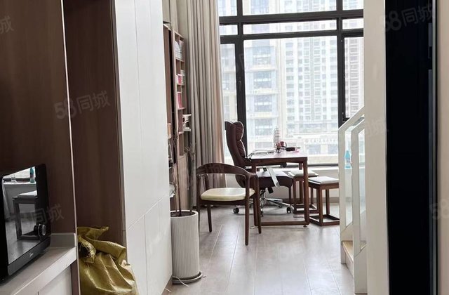 莲湖湾精装修！可按揭！拎包入住