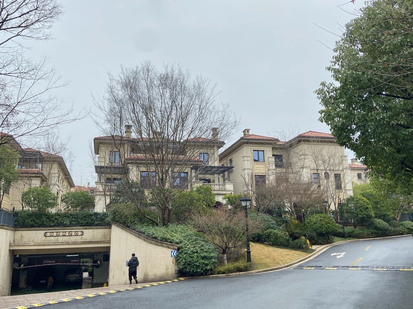 山水御墅(别墅)5室3厅4卫380㎡南518万