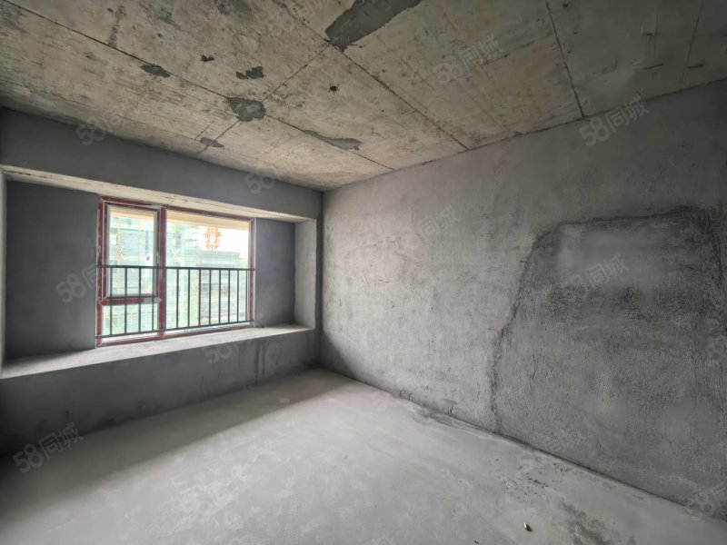华滋上城3室2厅2卫109㎡南北55万