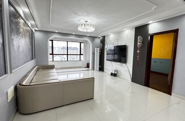 急售 时代中通豪园    本部 精装三叶草 带车储