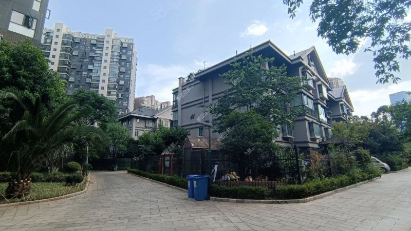 精装3房 东朝向 看房方便 证在手满五年,金江小区融苑-昆明58同城