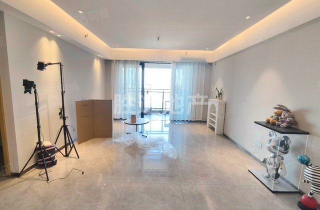 时代水岸二期4室2厅142.85㎡290万二手房图片