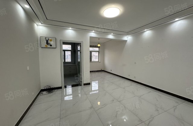 孟达 芳     月供1700  区政府附近小三室 精装修