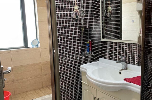 滨江花园(松滋)3室2厅138.15㎡45.8万二手房图片