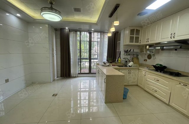 龙山馨园3室2厅139㎡96.8万二手房图片