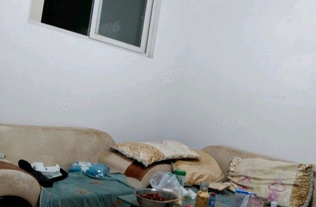 君悦华庭17年电梯新房，免大税    ，月供一千多，