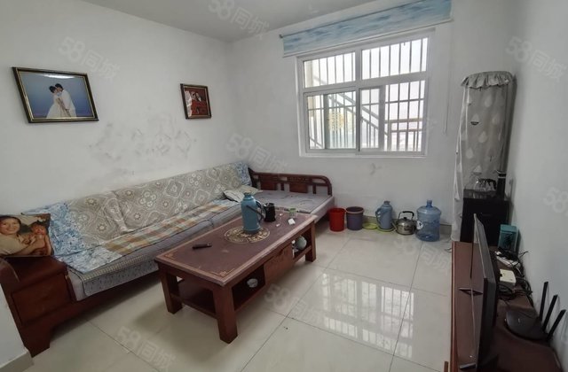 急售万达江山印附近精装电梯房三室免大税带储藏室随时看房子钥匙