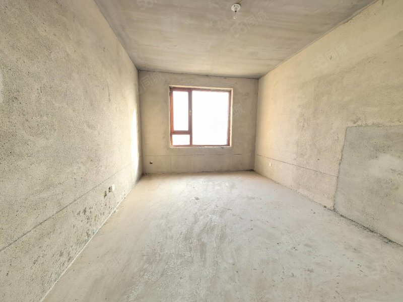 融城樾府3室2厅2卫140㎡南北130万