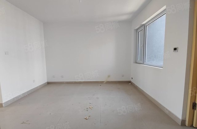 度假区外国语附近电梯房没有连廊中间楼层仅39 中间楼层