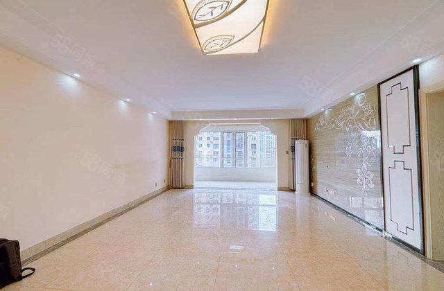 区政府旁 孟达国际 大平层精装四室两卫免大税带车位带储有钥匙